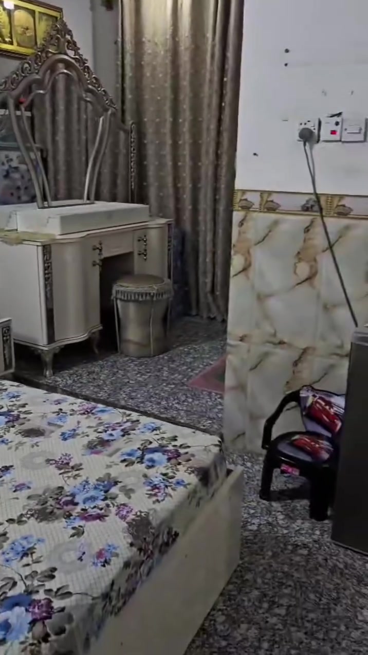 السلام عليكم غرفه تركية باب اول نضافه ٩٠ بالميه مستخدمه شي قليل سعرها ٢ مليون او بيها مجال الامانه كلش نضيفه للتواصل والاستفسار
 ***********
***********
