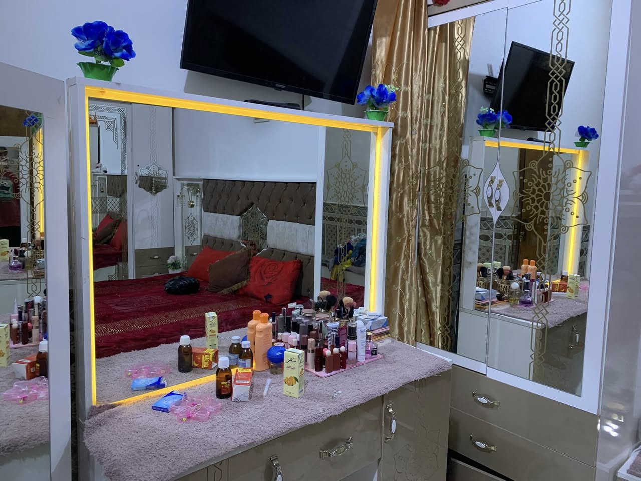 السلام وعليكم غرفة تركية الصلية مو هذن الهسه نزلن البيع بس الشراي وبخدمتك الخاص مفتوح مكاني سوك الشيوك نفس السوك


**إذا كنت صاحب هذا الإعلان وتريد حذفه لأي سبب، رجاءا أرسل رسالة إلى الدعم الفني**