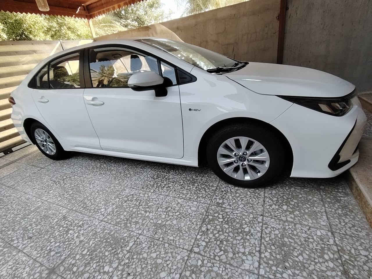 1.تويوتا كورلا HEV 2025 هايبرد شكل الخليجي ماشية 10 الاف اخت الزيرو. 
2.رقم بغداد الجديد بأسمي شخصيآ. تحويل مباشر السعر. 155 وبيها مجال بسيط.. 
3_.مكفولة كفاله عاااامه 
4_.فول عدا الفتحه
5_.رادار. قياده ذاتيه
6_.مثبت سرعه
7_.اوتو هولد.
8.هاند بريك بصمه
9_. توقف ذاتي
10_. تحديد مسار
11._شاشة وكاميرا دواره بلادي
12. _ اشاير بالمرايات
معروفه باقي المواصفات 
مكاني بغداد الدوره.. *********** 🌹 بغداد, العراق
