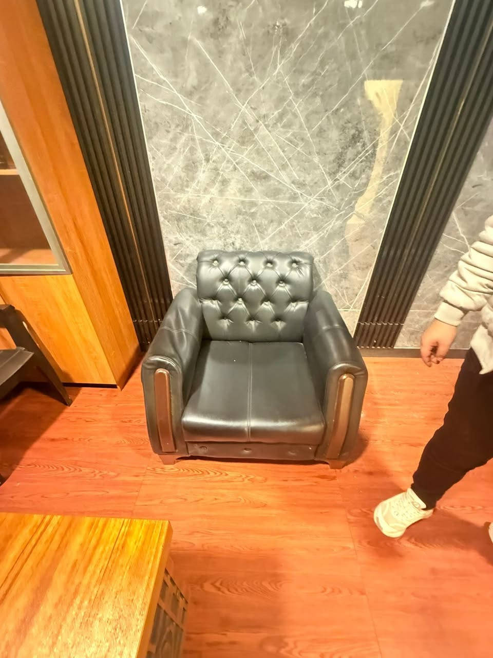 سلام عليكم تخومه ثنين مكتبيات سعر الواحد ٣٥٠ الف وبي مجال بسيط حك الجيه مكان بغداد الحريه بشارع المدارس بدايت الثانيه 
رقم ***********
