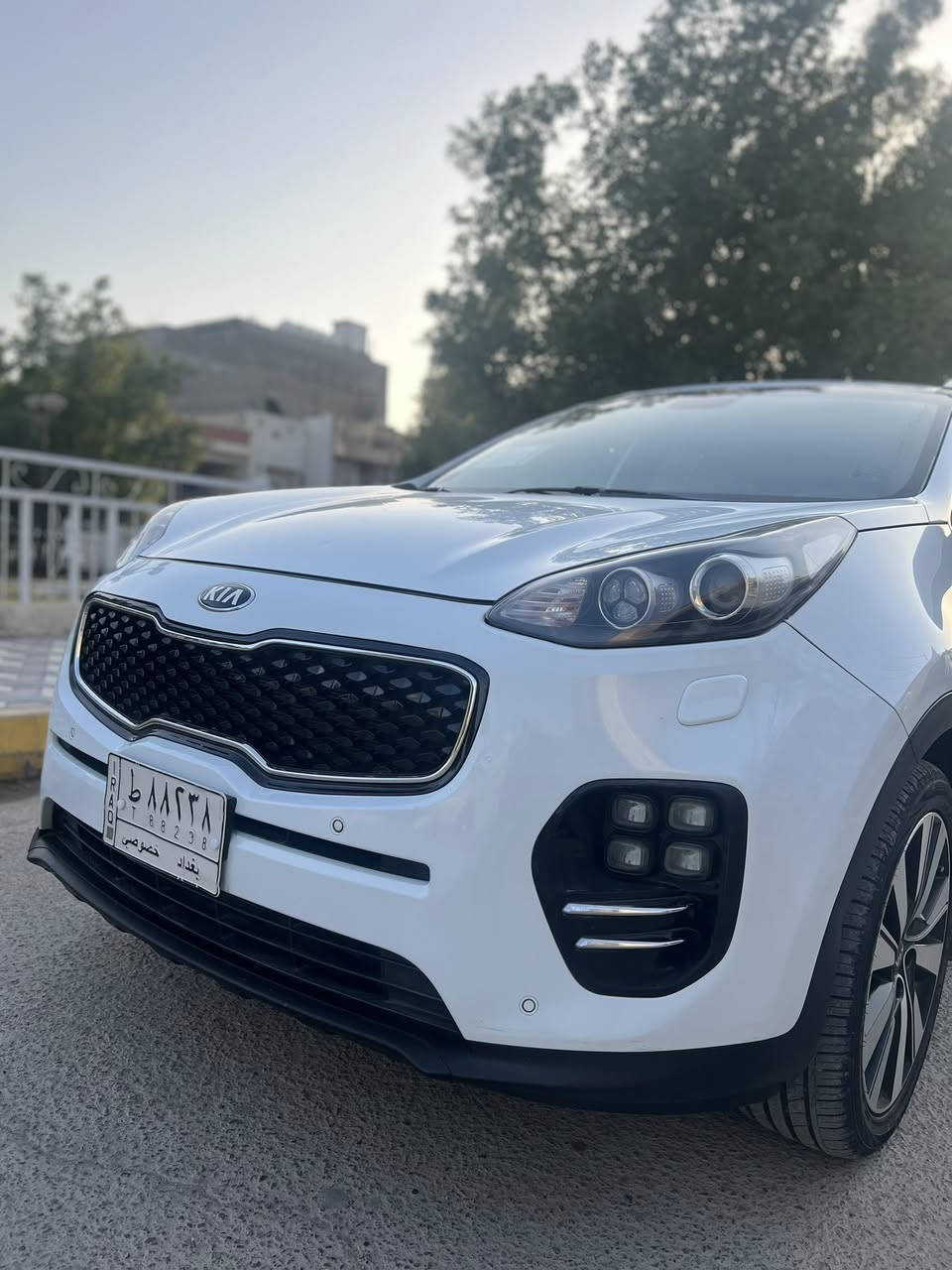 السلام عليكم 
سبورتج 2018 خليجي.  مكفوله كفاله عامه بيها بارد بسيط جداً بالباب الخلفي مامبين    السياره لوك جديده بمعنى الكلام 
  ( ماشيه 78 )     برغي مامفتوح بيها. على ايد وحده 
الكتلوك والنفاضه والسويج الثاني بعدهن    تخم تاير جديد
السعر 182       للاستفسار ***********
