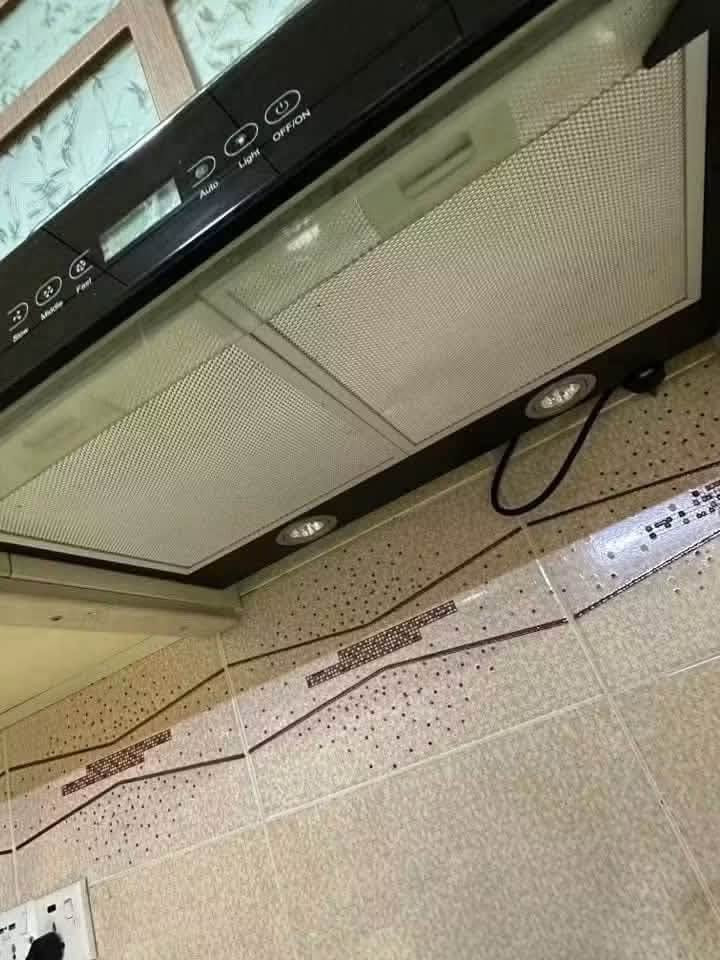 تەباخ و مرەشەحی بەکار نەهاتوو زۆر خاوینە مرەشەحەکە ئیشی هەر پئنەکراوە تەباخەکەش زۆر خاوینە بۆ فرۆشن لەهەولیر.   نامە بنیرن *********** أربيل, العراق
