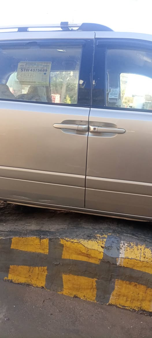 سياره كيه سيدونا
 2007 مصبوغه عام عدا القماره ابلادي محرك كير شغل جيد تبريد عاطل ليك افريز اريده 95 ورقه مامتواجد على الفيس الاتصال *********** علما بسمي السياره رقم بغداد المحرك 3800
