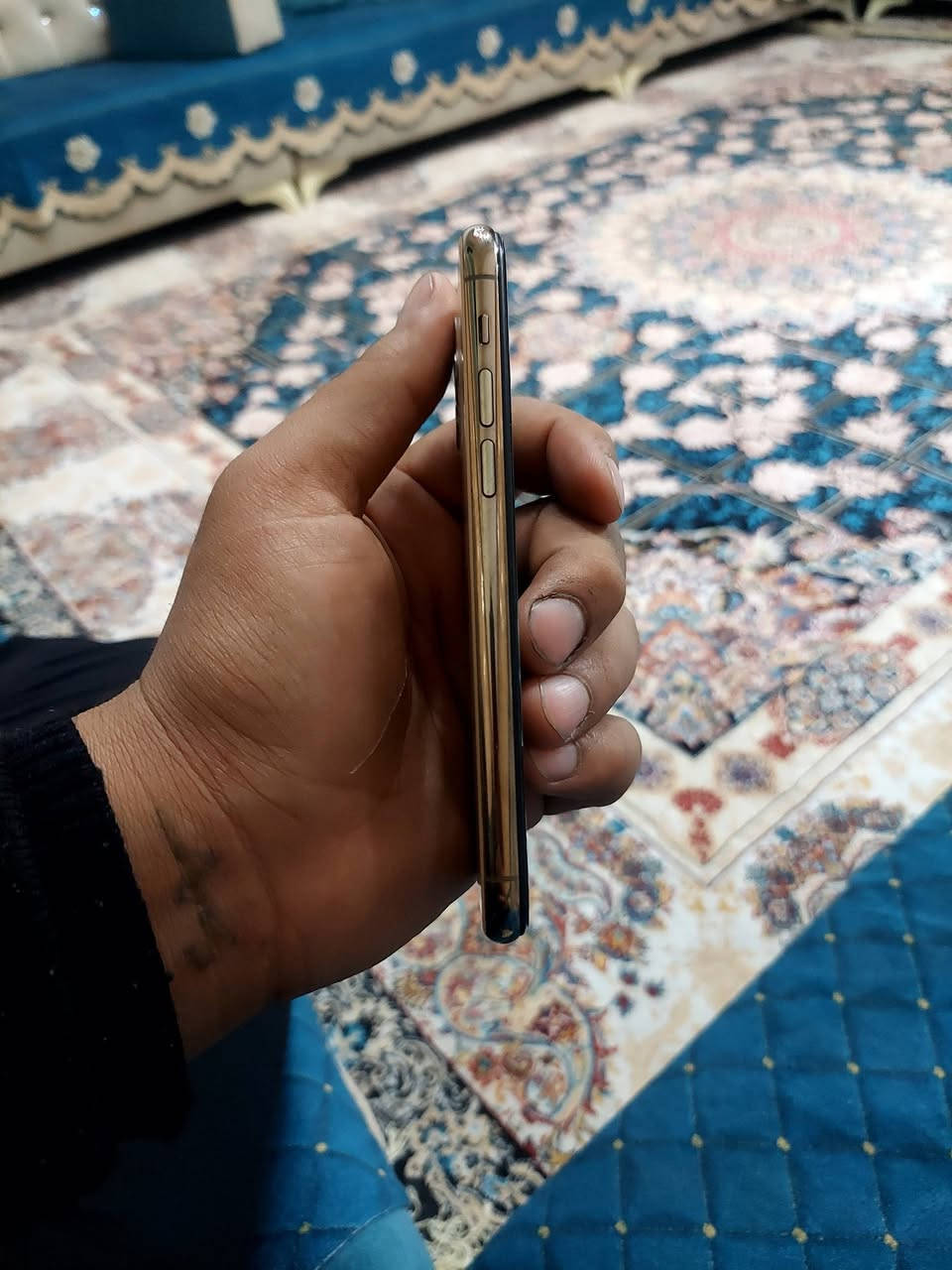 سلام عليكم للبيع ايفون ١١برو فقط يعني مو برو ماكس ذاكره ٦٤ جهاز مبدل شاشه وبطاريه اصليات  حالين بطاريه ١٠٠ كلش حلو شحنه رايده ٢٥٠ وبي مجال للشراي مكاني نجف حي ميسان وهاذه رقمي ***********
