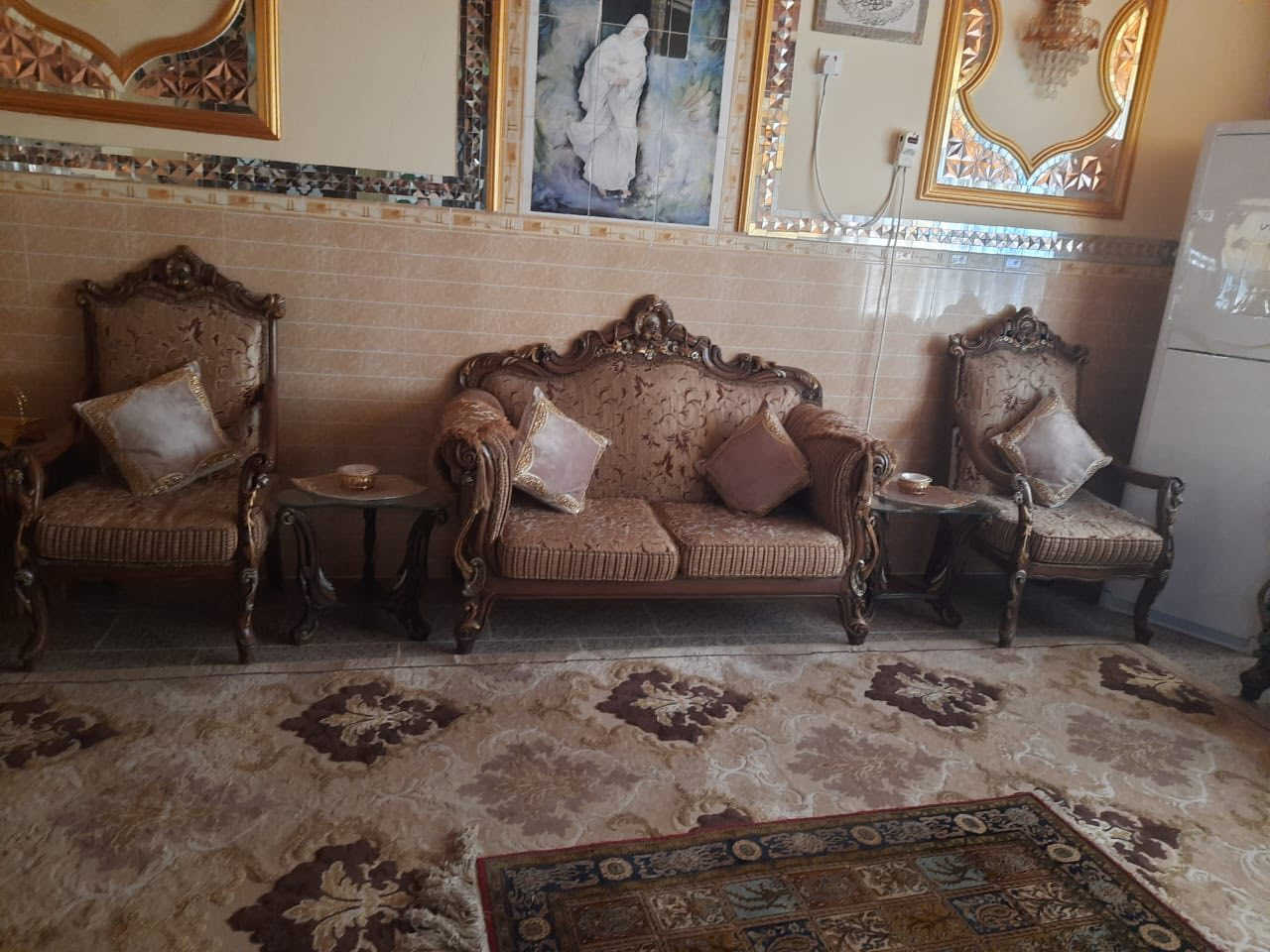 السلام عليكم متوفر مجموعة اثاث مستخدم
ديوان ٥٠٠ وبي مجال ميز مالت تلفزيون 80 الف  

وكنتور وجربايه ب٣٠٠

التخم 400 الف وياه طبلات كبيره وصغيره وبي مجال وعربانه 100 الف

زوليه ب 75 الف 

ميز تلفزيون اسود 

السعر 40 الف

تخم متكون قطعتين ام 3 نفرات و قطعه ام النفرين و قطعتين ام النفر 
السعر 400 الف


**إذا كنت صاحب هذا الإعلان وتريد حذفه لأي سبب، رجاءا أرسل رسالة إلى الدعم الفني**