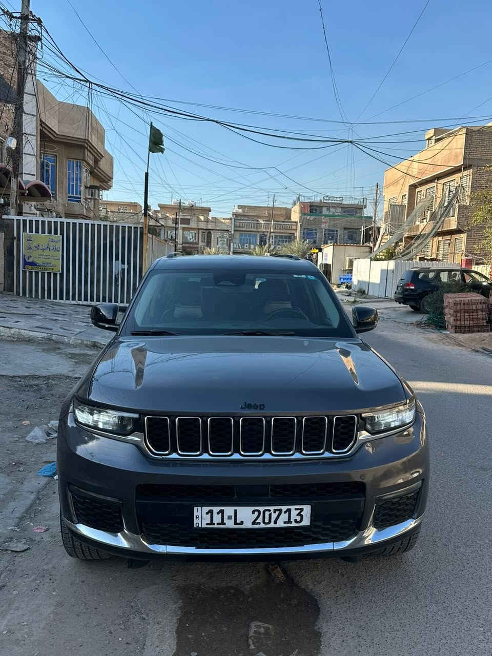 السلام عليكم
جيب: 2022 . (وارد امريكي) .
المحرك : (V6(3600.
العداد : .50.
رقم بغداد  الجديد بأسمي تحويل ثاني يوم.
* رادار امامي مع مانع تصادم.
*مانع تصادم خلفي.
* شاحن موبايل وايرلس.
* شاشه مع كامرة
* نظام الخرائط (GPS).
* كير شفتات بالستيرن.
* المصابيح الأمامية LED.
* المصابيح الخلفيه LED.
* المقعد الأمامي للسائق كهرباء.
Vip مقاعد *
* حساسات خلفية.
* بلوتوث تلفون.
* محدد سرعة.
سعر مناسب
للاستفسار***********
العنوان: بغداد الطالبيه قرب كلية الادارة والاقتصاد
