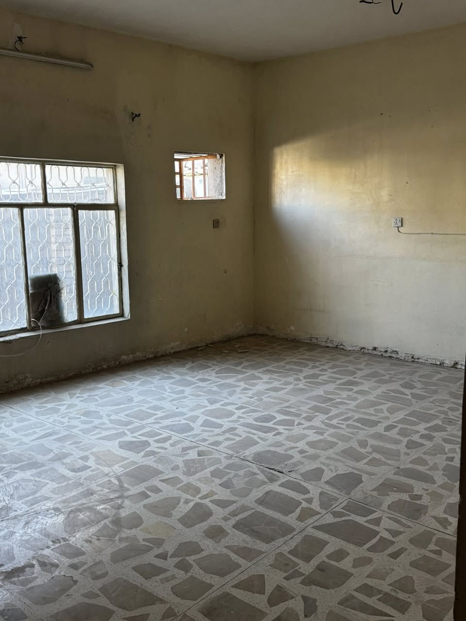 🏠 🏠 بيت للايجار 🏠 🏠 

👇الموقع
🏗️🏗️ام الخيل خلف جامع براهيم الخليل مجاور عيادات أونست الطبيه   

المساحة//٣٠٠

يحتوي على👇
استقبال➕صالة➕غرفتين ➕مجاميع صحية 

للاستفسار الاتصال على 
الارقام الضاهرة واتساب ☎️☎️

***********
***********

او مراجعة مكتب محمد الغانمي سايدين الجمهوري مقابل نادي الاتفاق الرياضي
