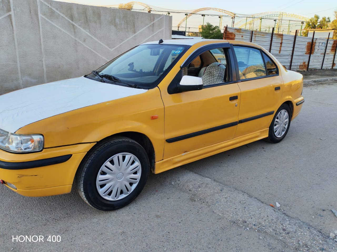 السلام عليكم سيارة سمند للبيع موديل 2012 رقم بغداد دولي محرك وكير خير من الله كهربائيات كلها شغالة سعر 35 ورقة مكاني بغداد الشعب نهاية الفورتات هاتف ***********
