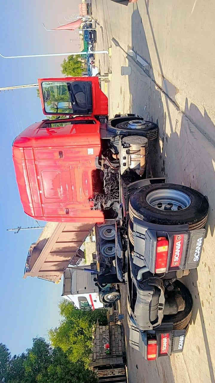 سلام عليكم سكانيه للبيع مديل 2007 مكينه انجكشن كير 100تلاثه بتلاثه حداده توه مسويه ربل رباط جوبلسات كله جديد بس تايراته نص عمر رقم بغداد ط بدون ضباره اكو وكاله فقط سنويه نافذه هاذ رقم راعيه متواجد واتساب***********
