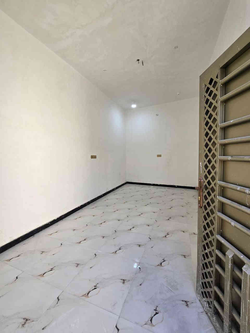 سلام عليكم بيت للبيع
المساحه 140 متر 

طابو زراعي سند 25 مكاتبه وكاله مكاتبه نسخه من الطابو 

يحتوي البيت على 2غرفه نوم و صاله

 ومطبخ 

وصحيات 

وكراج ..حديقه

جميع الخدمات متوفره 

العنوان

ابي الخصيب ابو كوصره 

السعر58 و بي مجال للاستفسار

المرسلة على ***********
