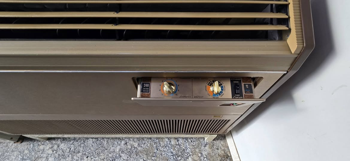 المعنى الحقيقي للتبريد 🥶
سبلت جنرال ياباني اصلي مستعمل قليل جدا نظيف جدا جدا 
تدفئه و تبريد 🌞❄️🥶 شرط التبريد تموز و أب ثلج ضمان سنه كامله 
السعر ٨٥٠ الف قفل 
العنوان واسط الكوت دور العمال مقابل جامع الرسول 
ورشة و معرض مبين سمير عوفي 
هاتف 
***********
***********
