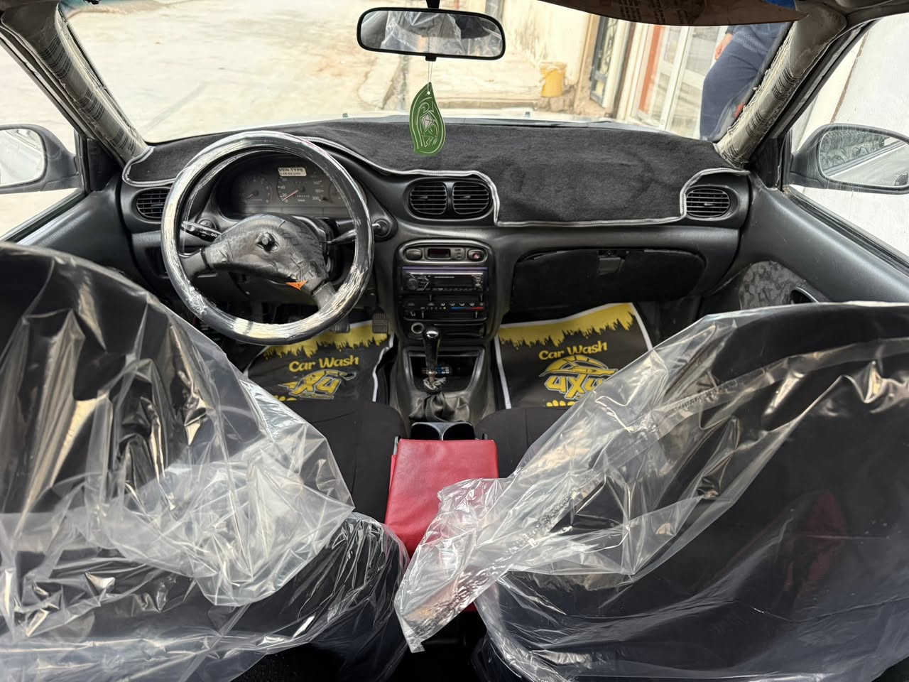 سلام عليكم اكسنت خليجي 1995 محرك جديد شرط بدون بخار تبريد تدفئة كوبون بانزين موجود سيارة كلش نضيف بدون ضربة سعر 36 بي مجال قليل ***********
