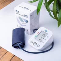 جهاز ضغط الكتروني • قراءة دقيقة • بطارية وكهرباء