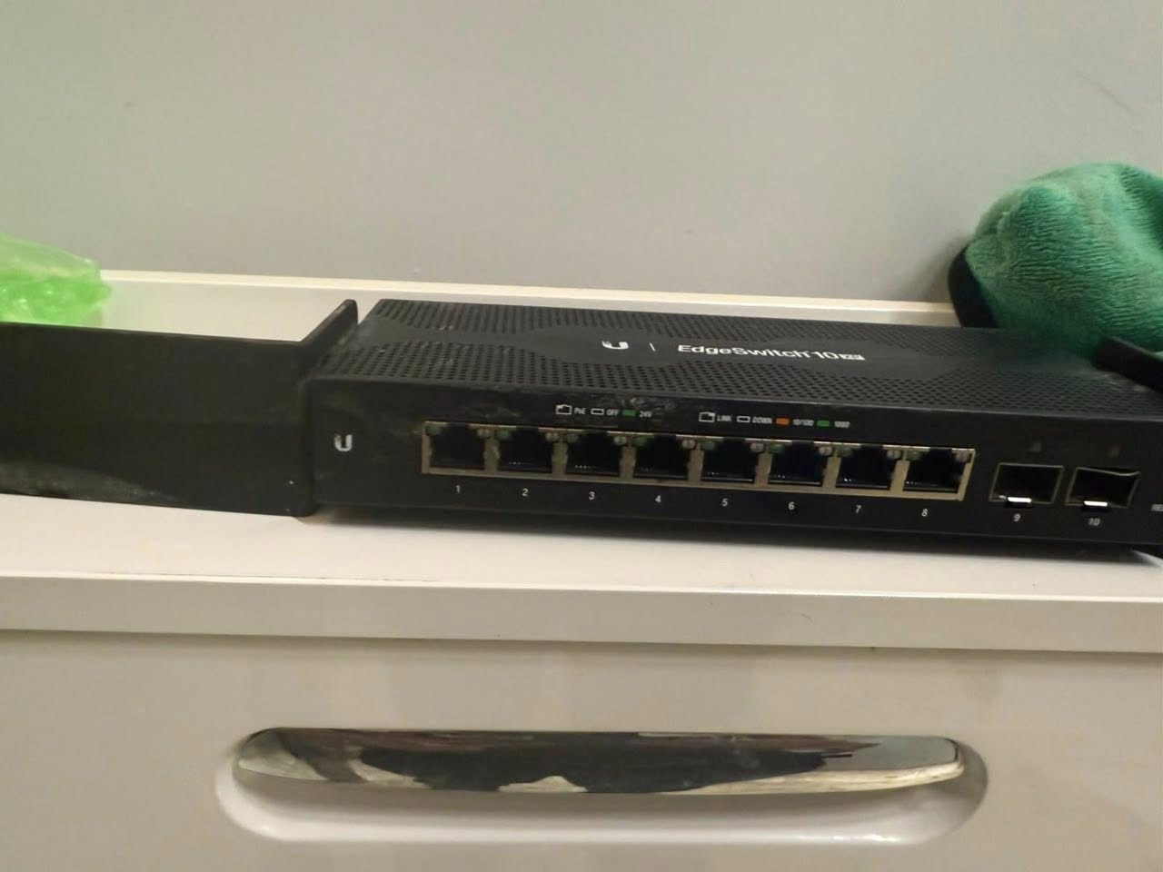 هب سويج ubnt PoE 
السعر ١٤٥ الف 

واتساب ***********
