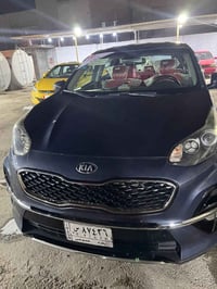 من رخصه مدير الكروب كيا اسبورتج موديل 2021 السياره جديده  بيه 3قطع صبغ...