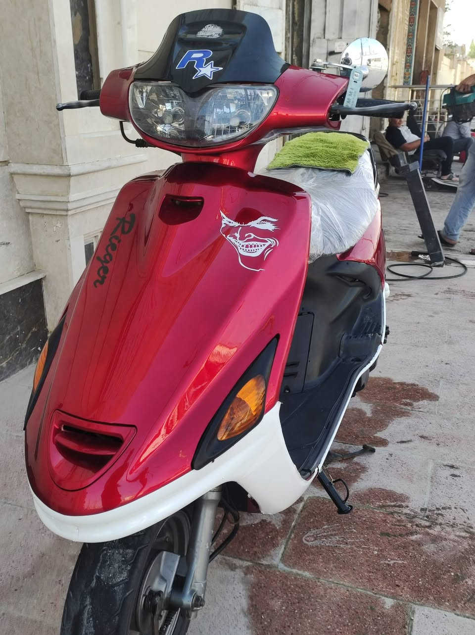 سلام عليكم دراجه لبيع فراشه مكينه مفتوحه بس بستم كهربائيات كله شغاله مكاني ناصريه سوق الشيوخ السعر 550 أو بيه مجال  رقمي ***********
