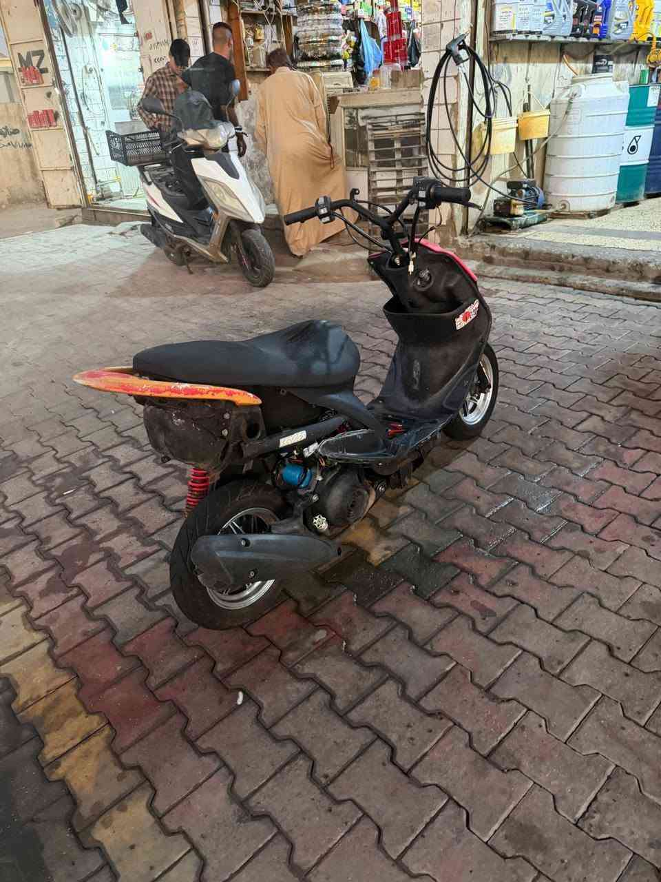 ماكس عدله للبيع بوشه 55دراجه مفوله شلعه ومعدل أوراق سعره 450 مكان محموديه رقم ***********
