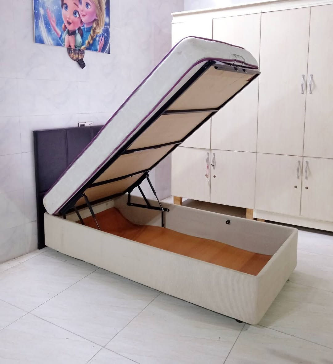 1سیسەم
دۆشەک
بێعەیب
نرخی 60 هه زار
***********
***********
سلیمانی السليمانية, العراق
