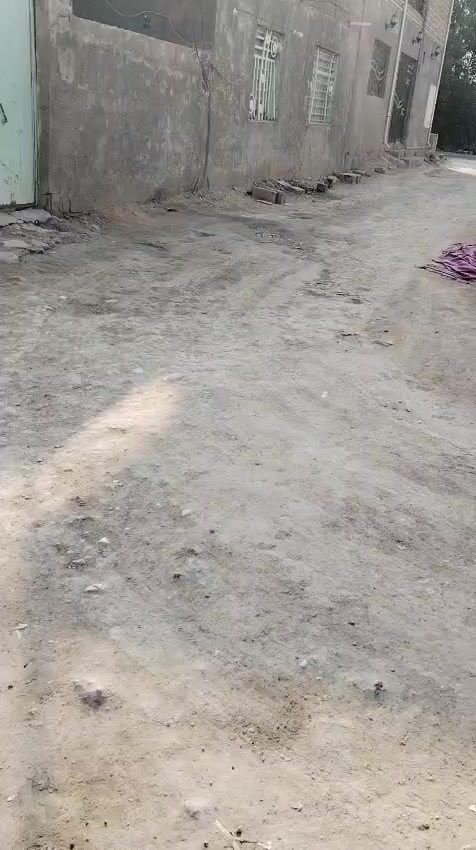 دار مساحه ١٣٥ متر ركن طابق واحد (طابو زراعي سند 25 وتم تمشية معاملة التمليك) تحتوي على استقبال كبير وصاله وغرفتين نوم وطرمه كبيره وصحيات
. يصلح دار سكن او موكب وسكن للزائرين حيث
يبعد مسافه ٤٠٠ متر  عن طريق كربلاء _طويريج 
الموقع📍شارع ركن جامعه  كربلاء (فريحه)
السعر 140مع المجال للشراي الجاد للاستفسار 
***********
