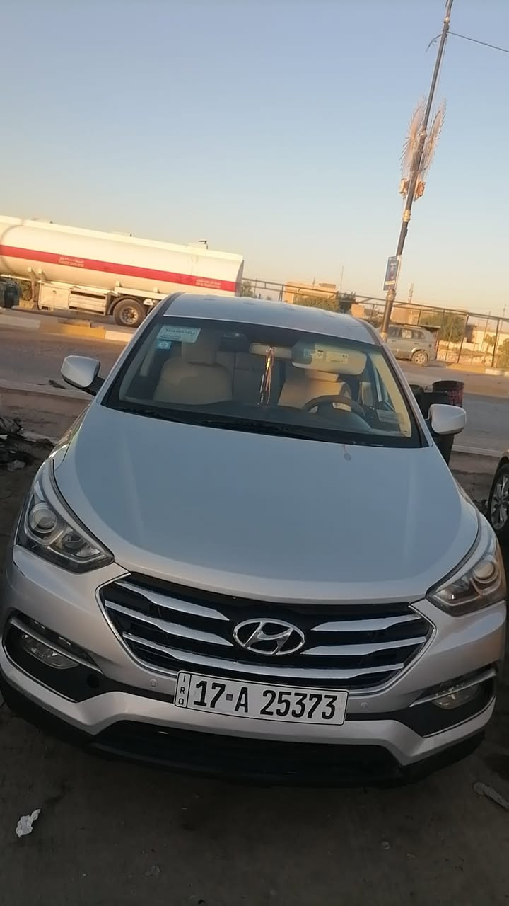 #للبيع سنتافي م 2017  ليبل واحد 
بيها قطعتين رش صبغ مواصفات نص فول 5 راكب شاشة  كامرة خلفية تحكم ستيرن جهتين مانع انزلاق نضام ايكو اقتصاد بانزين نضام صعود ونزول جبال مكينة وكير شرط الفحص ويل كب كروم
دفع رباعي سيارة جديدة وجاهزة بمعنى الكلمة رقم مثنى أنكليزي دولي بأسمي مداور ثاني يوم 
العنوان السماوه 
السعر والتفاصيل الاتصال او واتساب ***********
