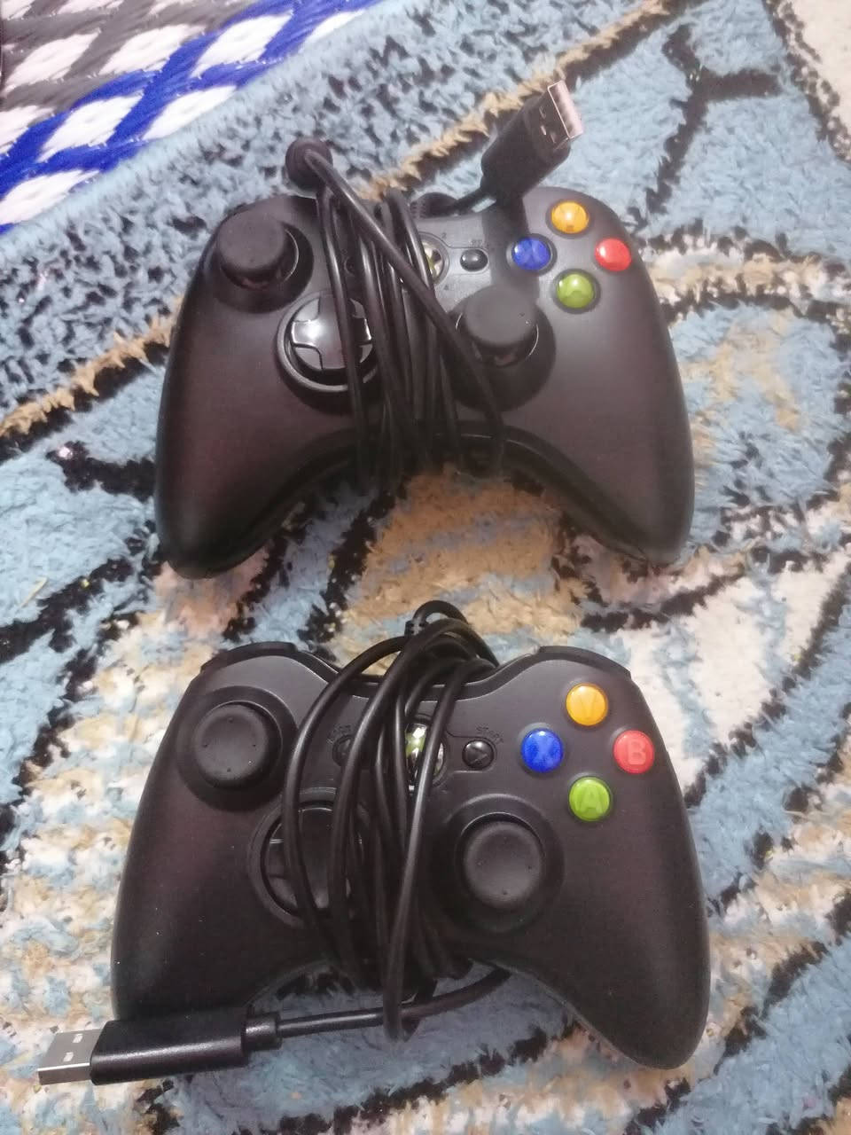 اكس بوكس 360 Xbox  للبيع مستعجل هارد 250 وبي 153 لعبة وجوستكات عدد 2 وملحقات كاملة بسعر 100 الف *********** الناصرية
