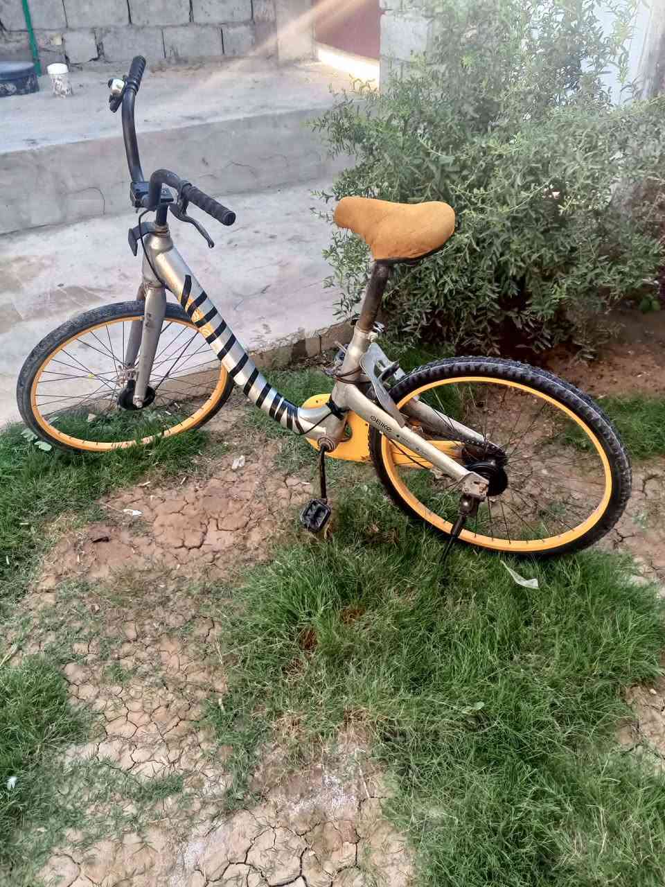 من رخصه مدير الكروب بايسكل نضيف وشغال للبيع ودراجه نضيفه وشغاله كله للبيع ***********
