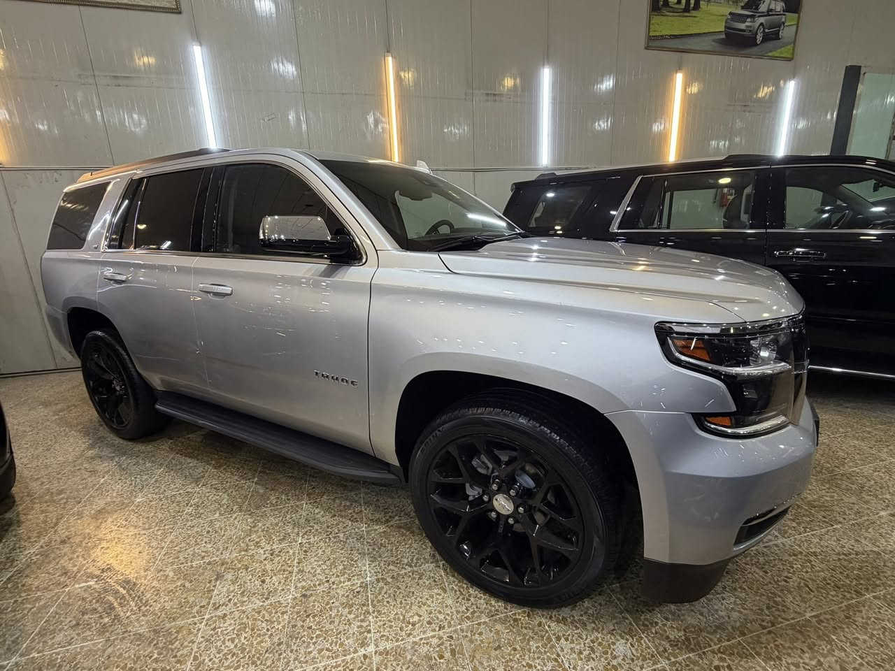 تاهو2017 Lt ١قطعا سبخ بعد مكفوله كفاله عامه من الزلغ والصبغ والتبديل السياره بدي ودواخل ع حالة الوكاله جديده بمعنى الكلمه بدون زلوغ بدون خدوش للاخير مكينه وكير بالشرط رقم اربيل باسمي هزه جديده سنويه مجدده لل ٢٠٣١ 
السعر315مجال مكان السياره اربيل
للاستفسار***********
