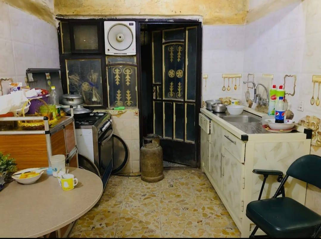 السلام عليكم ورحمة الله وبركاته دار للبيع مساحه ٧٥ متر واقع حال السعر ١٤٥ البياع الشهداء قرب أسواق ابو رائد للإستفسار على ***********
