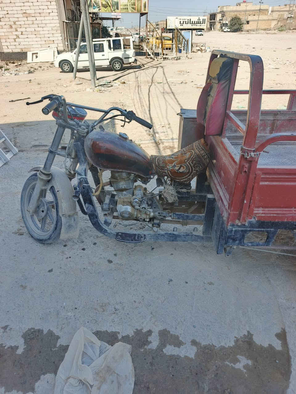 السلام عليكم عندي ستوته كلك جمره للبيع مكاني نجف حي النداء شارع المجمعات ٤٠٠ الف وبيه مجال ***********
