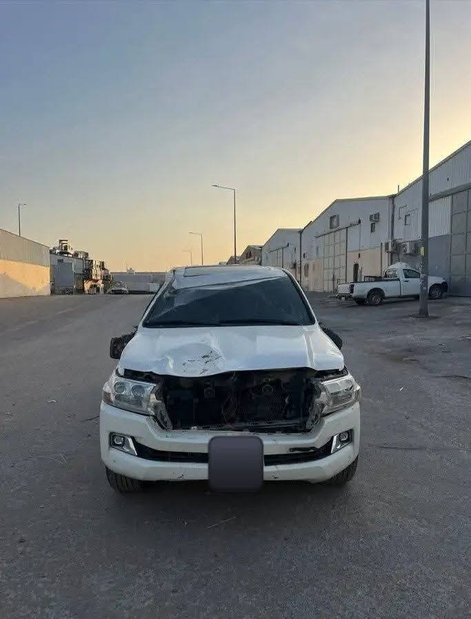 السلام عليكم 🌹🌹
لاندكروز 2016 
فول مواصفات V8
محرك /4600 8V /
 سابقا مكفوله كفاله عامه
ابيع على حادثهة 
السعر ٢٠٥ وبيهة مجال قليل 
جلد 
ثلاجه 
طفايه حريق 
فتحه سقف 
الرقم / اربيل الجديد بأسمي
للاستفسار الاتصال 
***********
 غير متواجد على الفيس
