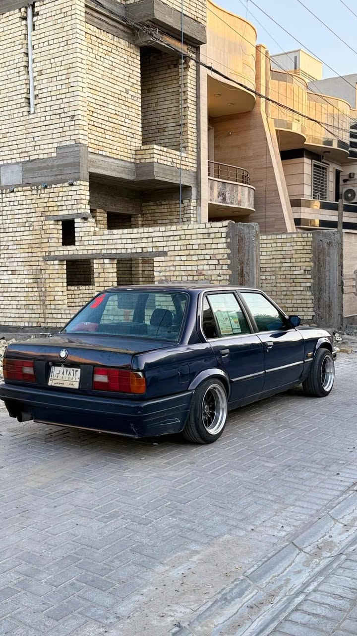 السلام عليكم
حبايب الحلوة للبيع زعرة 318 
السيارة موديل ٩١ محرك ٤ سلندر ١٨٠٠ دا امشي وحجارة مشفتهة وفلشت الكيس مال دهن مالتهة 
السيارة للبيع على وضعهة السيارة من ناحية كهربائيات كاملة وكلشي اوكي 
الجامات جوبي عدا مال صدر كهرباء السيارة رقم بغداد تحويل مباشر 
السعر على وضعهة ٣٠ ورقة وفدوة لگلبكم جماعة ٢٥ ٢٧ احسبوا نفسكم مشفتوا البوست مكان السيارة السيدية 
***********
