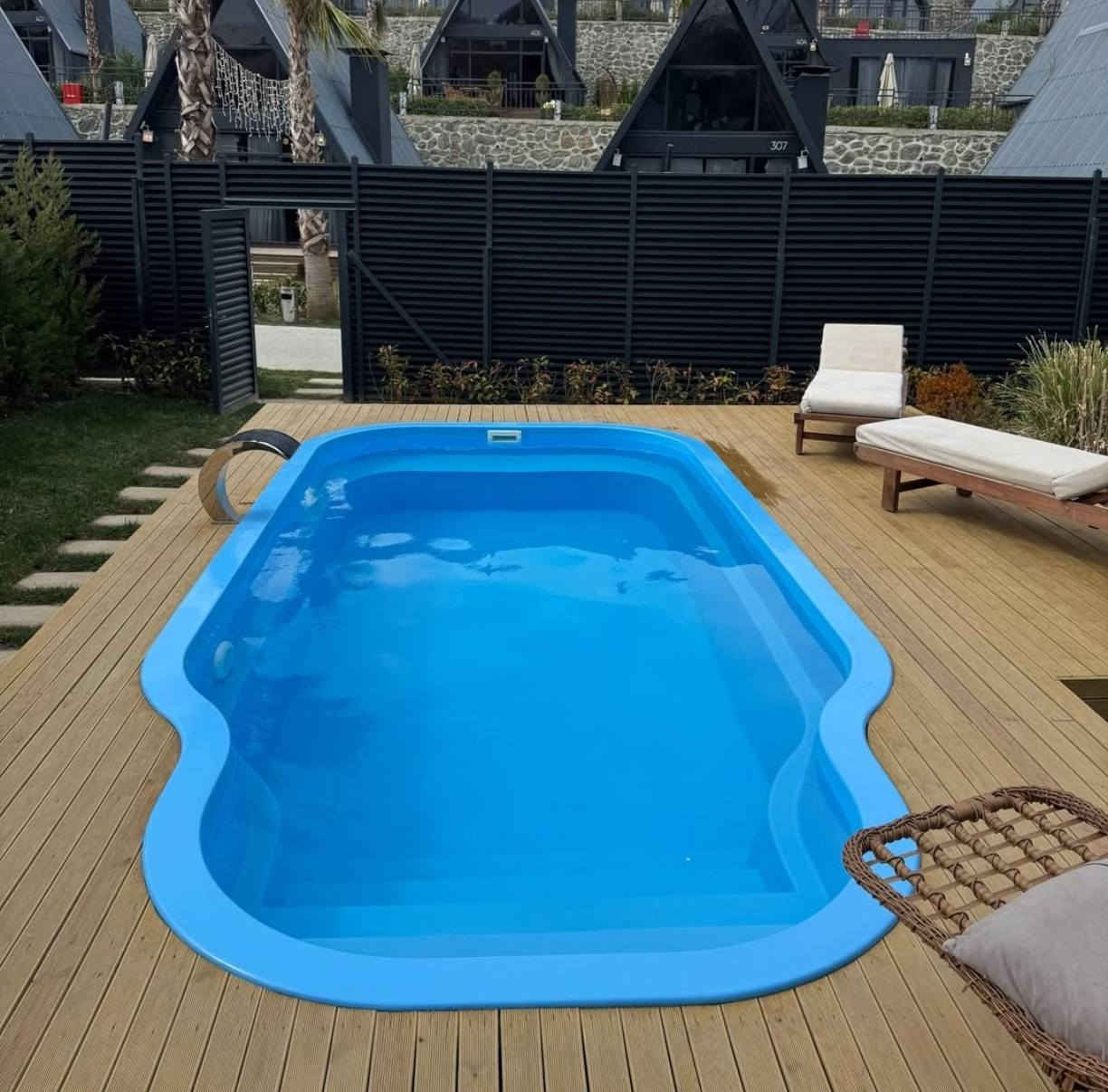 # لاول_مرة_في_العراق🏊🏻‍♂️🌊 🫧

الوكيل الحصري الوحيد في العراق لشركة "شانپول" التركية للفايبر گلاس الحاصله على شهادات عالمية 🔥 
*مسابح الفايبر كلاس الجاهزة مواصفات افضل من الكونكريت و 2يوم يتنصب بمنزلك مسبح فول مواصفات

ميزات المسبح🌊
⭐️ ضمان عشر سنوات حتى تأمن
⭐️ ميتأثر لا بالحرارة و لا بالبرودة
⭐️ ضد الكسر
⭐️ اللون ابد ميتغير من نفس المادة المصنعة
⭐️ لا توجد مشاكل مثل الحجر الجيري او الطحالب و لا تحتاج الى صيانة موسمية
 ⭐️ يسمح بالتركيب بطريقتين فوق الارض و تحت الارض 
⭐️ مدة التنفيذ 2يوم
⭐️ اقل تكلفة من المسابح الكونكريت و تنصيبه اسرع من السريع ⚡️ 
⭐️ يمتاز بعدم تسريبه المياه الى أسس البيت بعكس المسابح الكونكريتية ( لانه احادي الكتلة ام معياري) 

مواصفات مسابحنا🏊🏻‍♂️
⭐️ اغلب القياسات موجودة من نظامين "السكيمر "
و الاوفر فلو(الفائض)

مكونات المسبح 💧 
⭐️ نظام فلترة ,مضخة,تأسيسات داخلية للمنظومة و المسبح,نوزلات,سكيمر او اوڤر فلو,هيتر تسخين,شلالات, بلوجكترات,خط مكنسة بالاضافة لدائرة كهربائية تتحكم بالمسبح لاطفائه و تشغيله  آلياً عن طريق تايمرات
يعني فول مواصفات💪🏻
⭐️ سُمك الفايبر  1سانتيم حقيقي

للاستفسار اكثر اتصل 📞 عل الارقام او مراسلة على الواتس آب 
***********
***********
