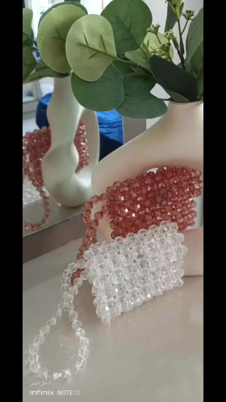 ابداع لا يتوقف 
خلي محفظتج تحجي عن اناقتج بالعيد 
تصميم والالوان اله يموتن 
شكر خاص لفطومه المصوره المميزه
#كشخه_العيد
 #هاند_ميد
 #جنطه_خرز
 #حقائب
 #الشعب_الصيني_ماله_حل😂😂


**إذا كنت صاحب هذا الإعلان وتريد حذفه لأي سبب، رجاءا أرسل رسالة إلى الدعم الفني**