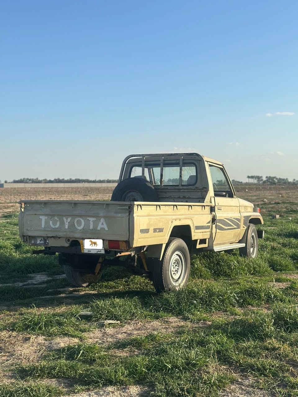 السلام عليكم 
للبيع لاندكروز شاص رقم مثنى الماني،محرك لاندكروز 2F بانزين السعر
صاحب السنوية ساكن بالبصرة  ..  38 ورقة سعر ثابت 
والشراي يتصل *********** 
عنوان السيارة / ديالى/ بلدروز
