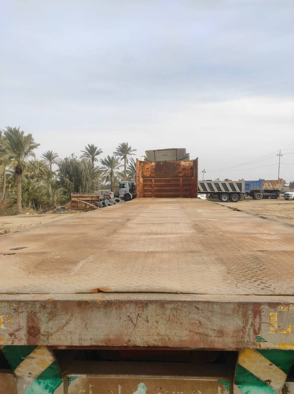 السلام عليكم عربانه حداديه طوله 12ونص  شاصي 16مكفول عربانه جديدة وكامله تخم تاير نقص زوج فقط كهربائيات جديده السعر 80 ورقه وبيه مجال 
***********
