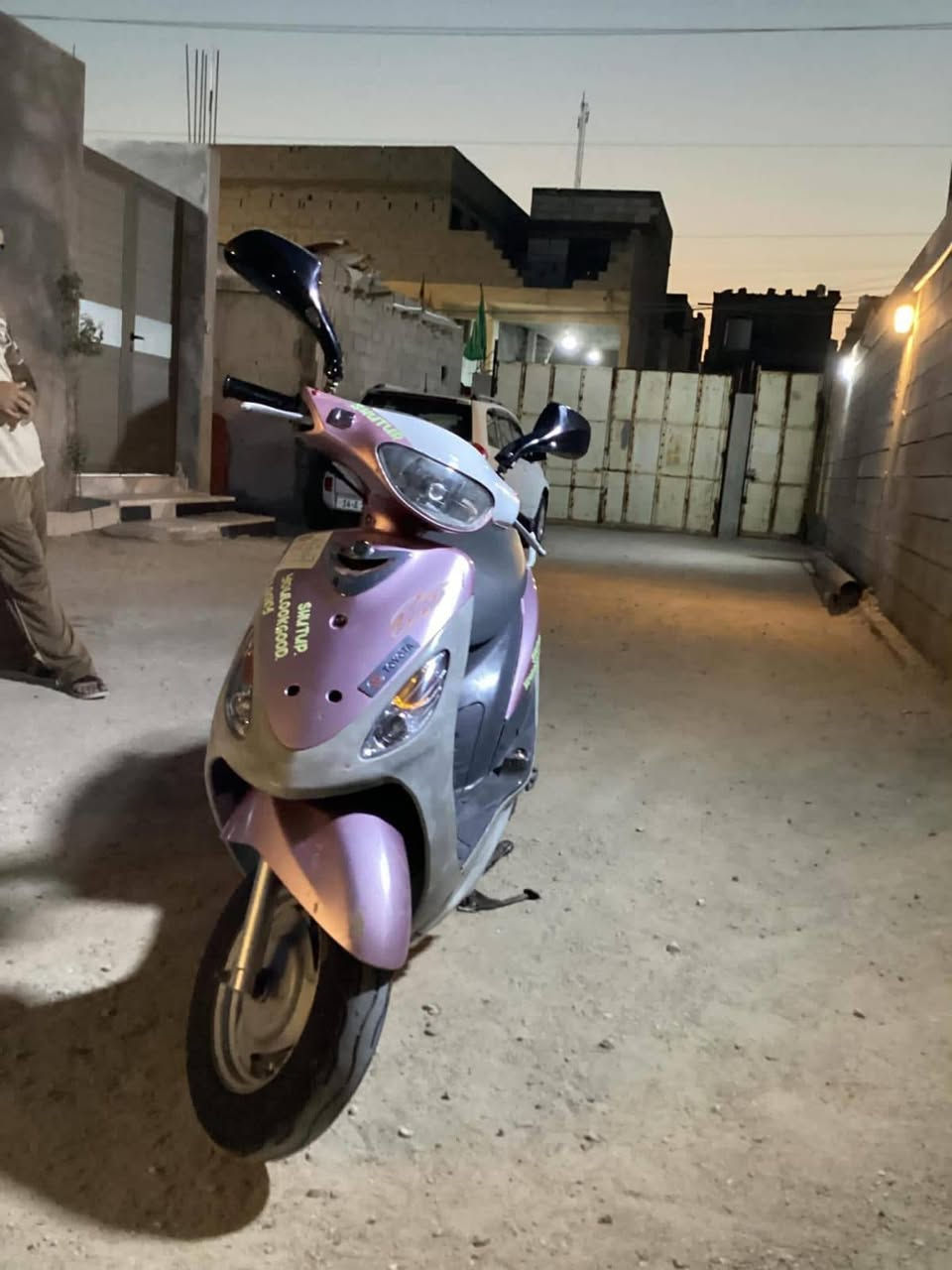 دراجه ماكس قجمه للبيع كلشي شغال بيه سلف هندر مكينه ما مفتوحه دراجه حلوه سعر ب 850 وبيه مجال للطيبين رقم الهاتف ***********

