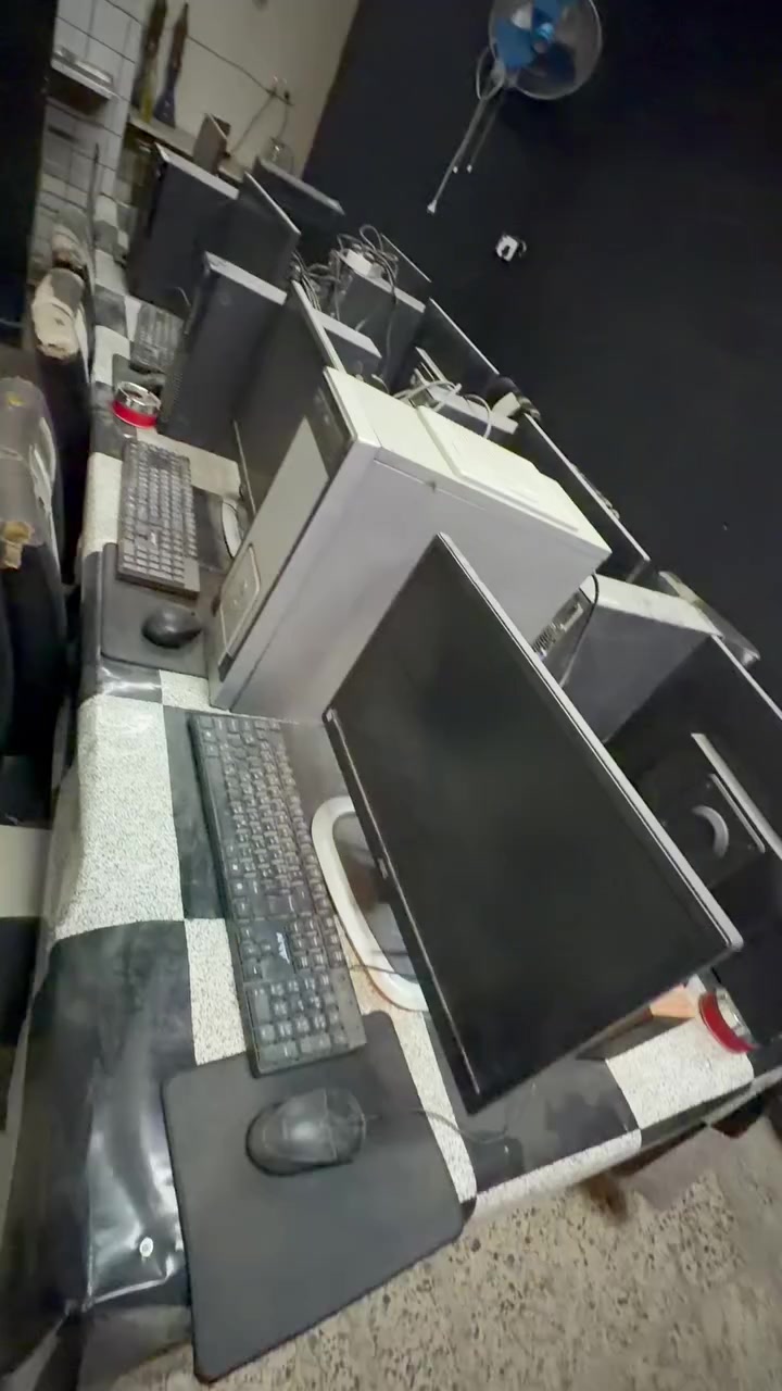 سلام عليكم حاسبات للبيع العداد ٨ شغالت وبيهن العاب مال صالة شرط ع فحص ميز مالهن يعني جيب وشد نيتورك مدل كاونتر يبوس جبير عداد ٢ حجي بدون اي نقص 
 ‭٠٧٧٠ ٣٢٨ ٩٠٤٨‬
