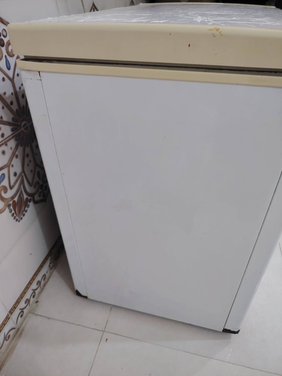 من رخصت الادمن عندي هاي المجمده بيها نسداد للبيع مكاني ديالى الخالص *********** السعر ١٠٠ وبيها مجال
