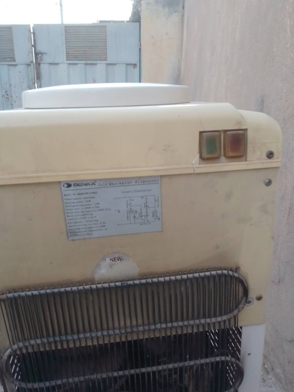 للبيع سعر ٤٠الف قرب مول الفلوجه 0782 154 8438
