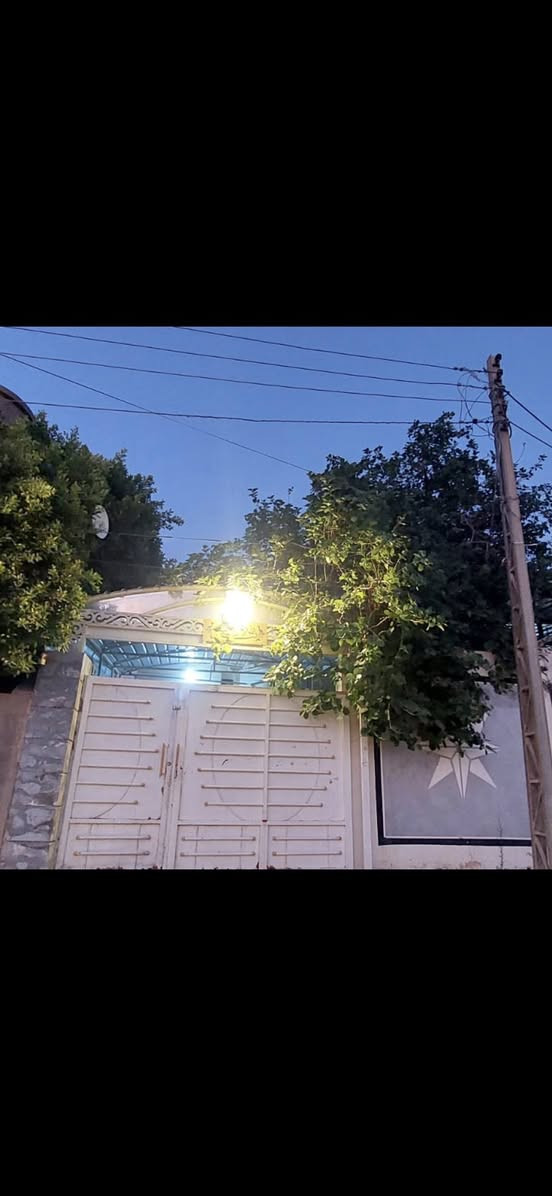 مشتمل للبيع المساحه 130متر الموقع حي العسكري طابو ملك صرف قرب دائرة المجاري بناء حديث الاستفسار ***********
