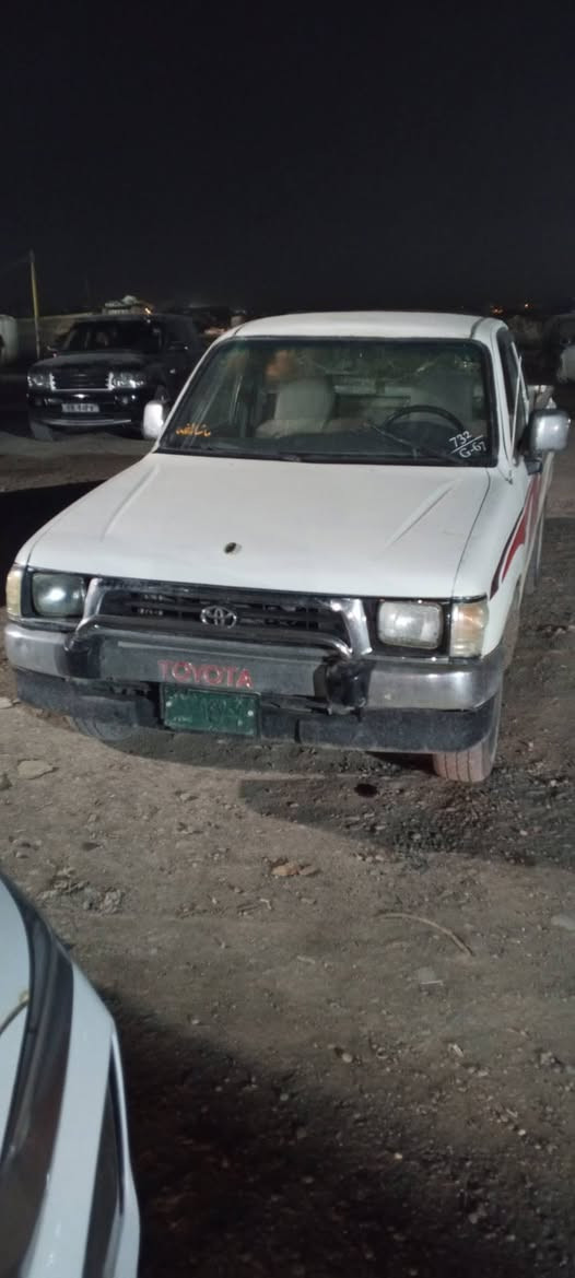 پيكب ئه رنه ب مؤديل 1999 مه كينه سپي سه نه وي اصلي به شه رتي ئه وه ليات گئروومه كينه و ته قه و ره قه به شه رت شانسي و اكسلي به شه رت هه موو گياني به شه رت ساحري 38 وره قه و محا مه له بؤ په يوه ندي*********** له هه ولئرم
