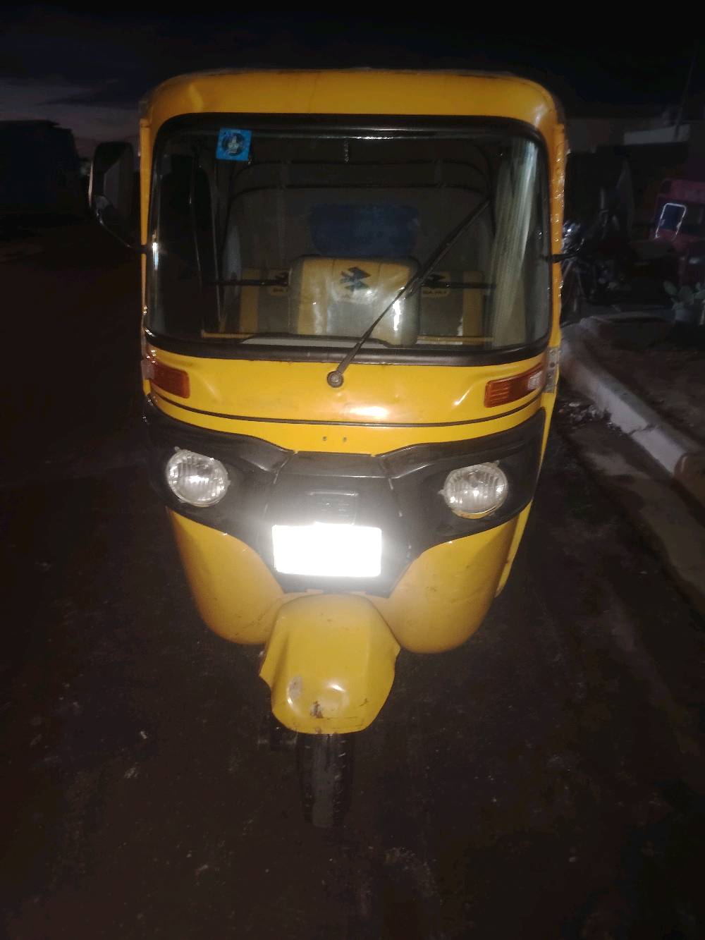 سلام عليكم تكتك لبيع ٢١ رقم بسمي مكاني عماره صحفين