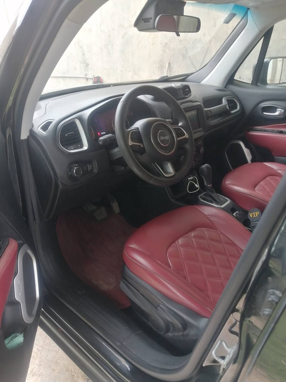 السلام عليكم
جيب رينكد موديل ٢٠٢١ رقم مثنى دولي السيارة باسمي للبيع او مراوس 
محرك 2400 سياره ماشيه ٧٠ الف ميل
محرك كير حداديه تبريد كهربائيات
داخل قرمدي جدا جميل
كلشي بيه شغال وبلادي
شاشه كبيرة وكامرة بلادي . بصمه. تحمكات. رادارات أمامية جانبية وتوقف ذاتي وتحديد مسار سايد بريك بصمه.
تو ويل المرغوب
حادثه فقط (بنيد وجاملغ) صور الحادث بالمنشور سعرها. ١٢٠ $
مكانها بابل 
اتصال *********** واتساب
