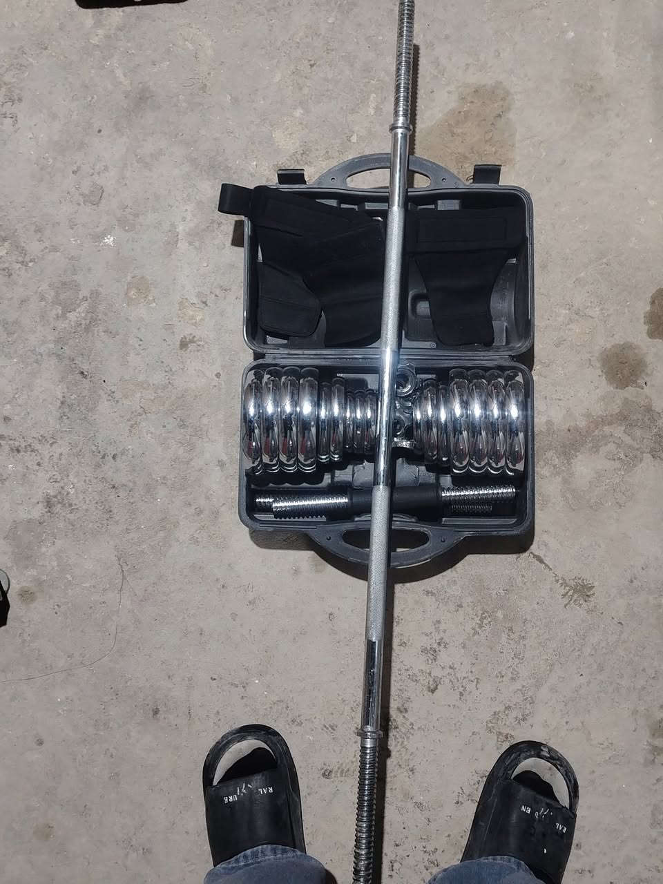 حقيبه وزن 30 كغم مع شفت بار مستقيم مع قفازات 
السعر 85 قفلل


**إذا كنت صاحب هذا الإعلان وتريد حذفه لأي سبب، رجاءا أرسل رسالة إلى الدعم الفني**