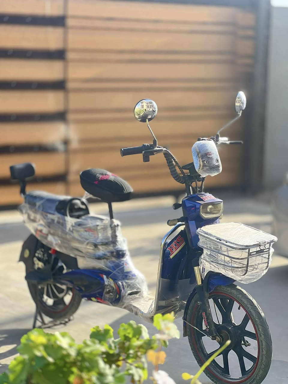 السلام عليكم موطور شحن للبيع نوع HlS موديل 2025 جديد كلو بل شرط اي شي بي انطي شرط من كل شي سويچات كارتات كنترول كلو شغال بطاريات جدد السعر 400وبي مجال للتواصل ***********وبي واتساب والخاص مفتوح
