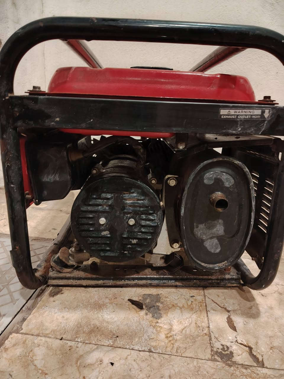 مولدة بنزين LUBA LB2500B
استخدام قليل جدا

قدرة 2 كيلوواط مستمرة ( 10 أمبير)

220 فولت / 50 هرتز

خزان 15 لتر

شغالة وتولد كهرباء بصورة ممتازة ومجربة

العنوان/كربلاء المقدسة

السعر: 200 وبيهه مجال


**إذا كنت صاحب هذا الإعلان وتريد حذفه لأي سبب، رجاءا أرسل رسالة إلى الدعم الفني**
