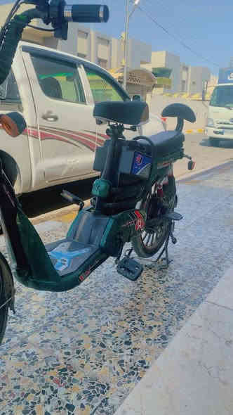 سلام عليكم الدراجه شحن البيع نضيفه كلش بطاريات جديد مابيه أي شي كله شغاله الشاير والبريكات والتايرات كلهن شغالات الدراجه نضيفه مابيه أي شي  مكاني بغداد تاجي وسعر250وبيه مجال وهاده رقمي***********
