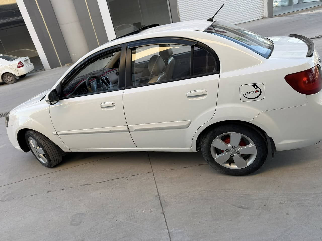 السلام عليكم كيا ريو مديل 2011 ضرر بوند وجاملغ مدلين اصلي وجاملغ صبغ يعني ثلاث قطع سياره جديده تحكم ستيرن مري كهرب اشاير بل مري محرك 16 مكينه وكير شرط سنويه ورقم وهزه جديد رقم أربيل سعر 105 بيها مجال شراي اتصل ***********
