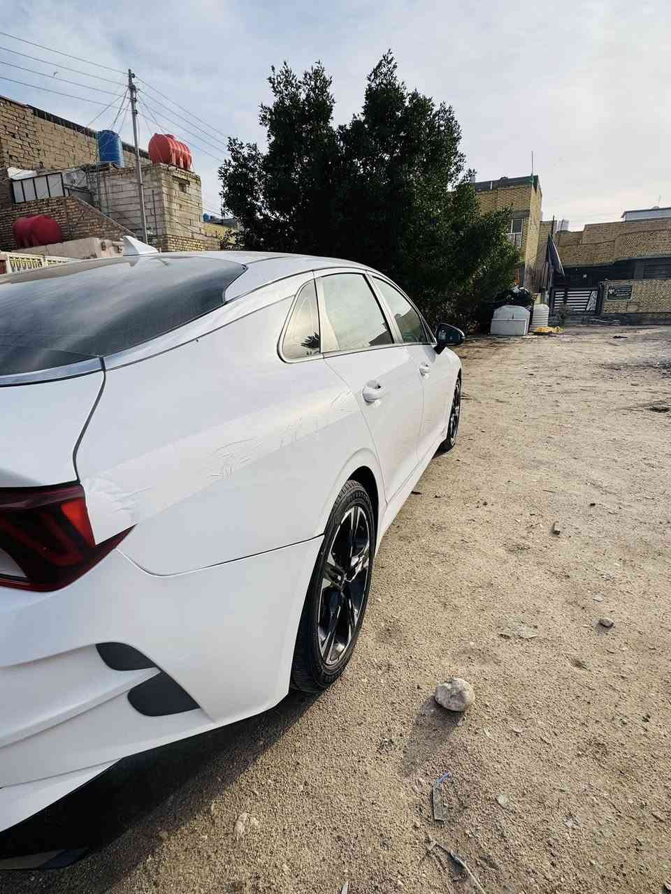 السلام عليكم
كي فايف 
K5 جيتي لاين 
موديل 23
سيارة أخت ألزيرو ما ماشية دخول جديد 
مواصفات لجيتي لاين معروفة فول مواصفات عدة الفتحة 
مكينة 1500 تيربو 
حادثها قبق جنطة وبيها بارد بطرف الجاملغ الامامي والبنيد شوية 
سيارة بدون رقم منفيس بأسمي 
مكان ناصرية مركز 
***********
