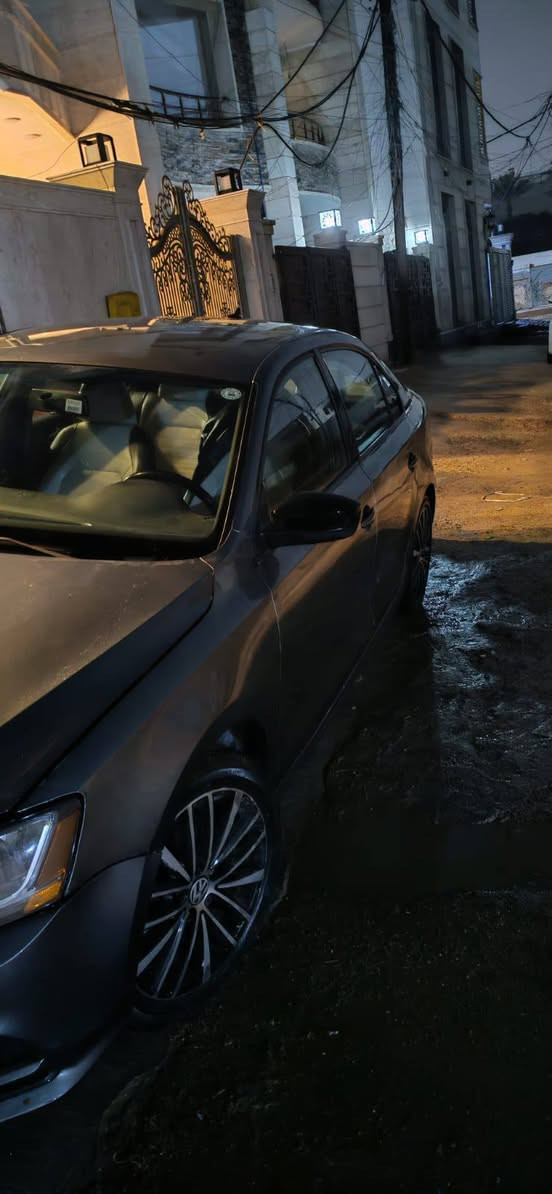 سلام عليكم
 Volkswagen jetta سيارة موديل ٢٠١٦ ماشية ١٥٠٠٠٠mile ضررها جاملغ سايق و باب سايق و الباب خلف السايق و شبر صندوق يم الرقم و شبر تعديل ب السقف كير محرك ب شرط تبريد ب شرط سنوية هزة بيئة كله جديد كشنات هيتر جلد بصمة محرك ١٨٠٠ توربو باقي التفاصيل واتساب 
***********
